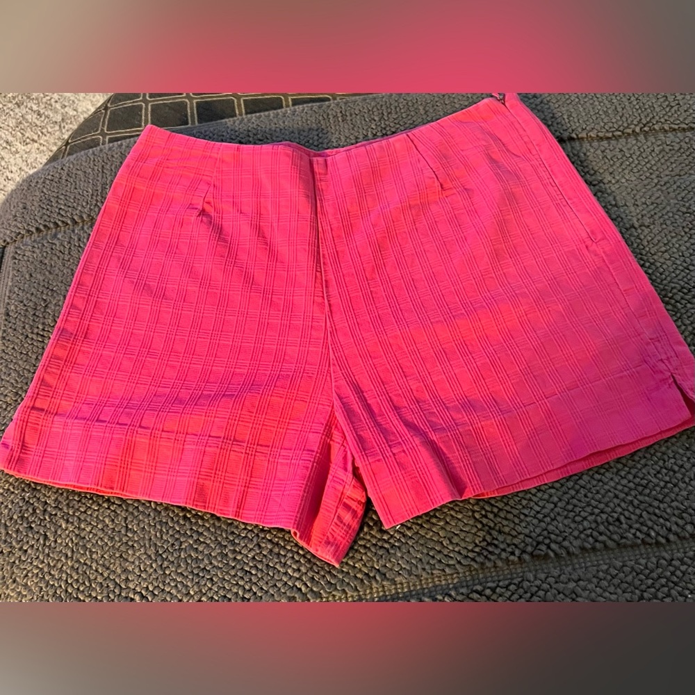 Guess Women's Vibrant Pink 100% Cotton textured Shorts, Size 29 w